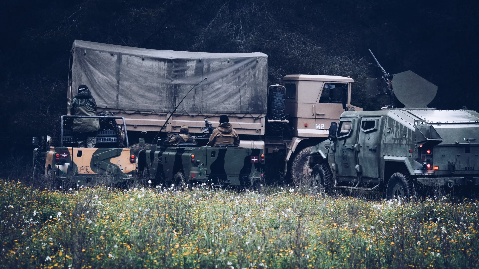 Convoy mecanizado en campo